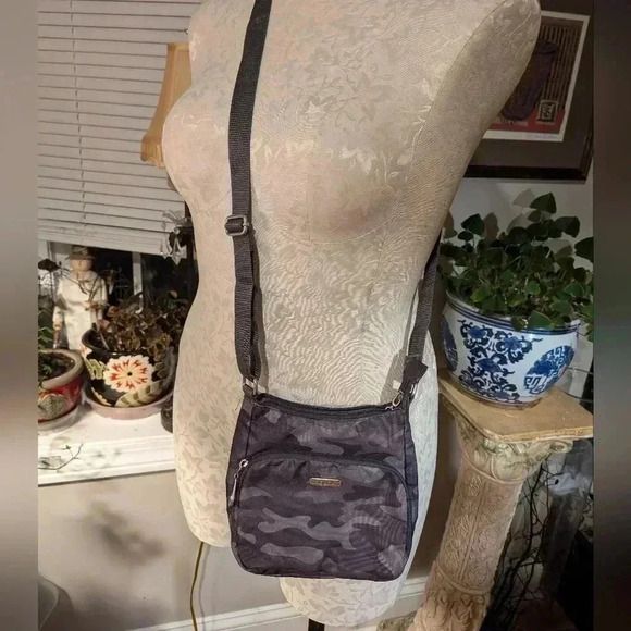 NWOT Baggallini Joey Bag Small Crossbody - Picture 5 of 10